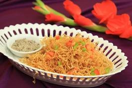 Món chay: Nấm kim châm chiên giòn xóc muối tiêu